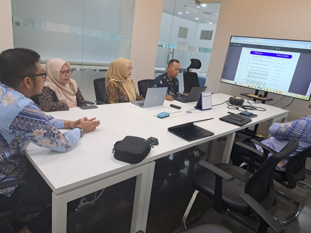 Perwakilan DPD IAPI Jakarta dan PAM Jaya membahas program-porgam pelatihan dan pendampingan pengadaan barang/jasa